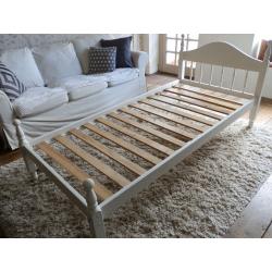 Pretty White Single Pine Bed