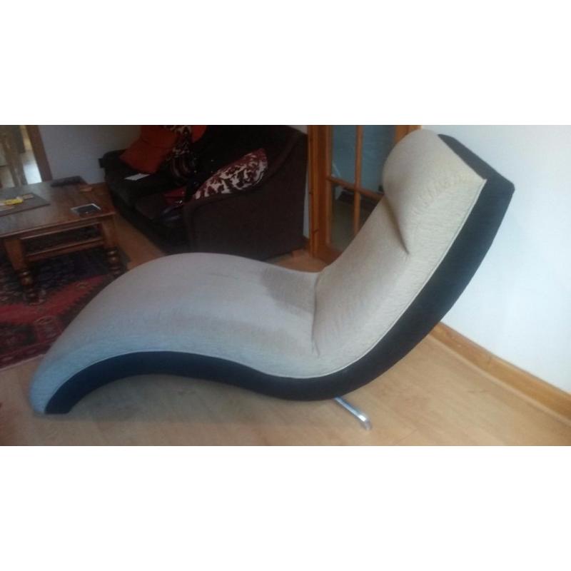 BRAND NEW Chaise Lounge