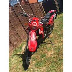 Gilera RCR 50 same as derbi senda 2 stroke starts and rides well!