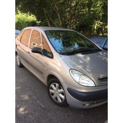 Citroen Xsara Picasso 03 plate