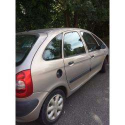 Citroen Xsara Picasso 03 plate