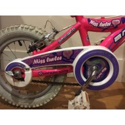 Girls starter bike: 9" Frame for an inside leg measurement of approx. 15-20"