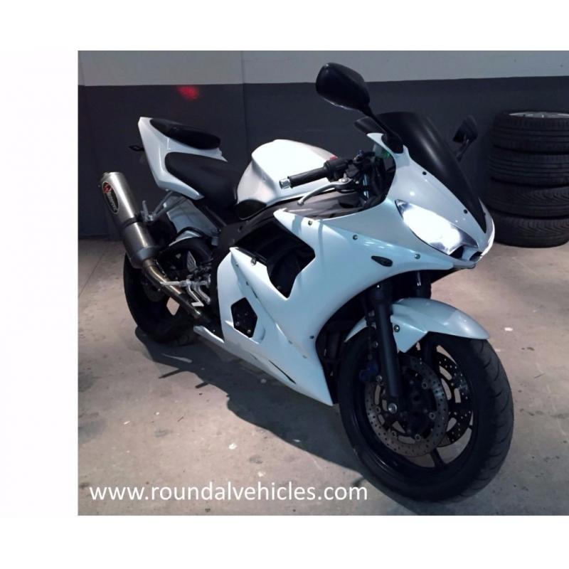 NOW REDUCED !! STUNNING "ONE OFF" 05 Yamaha R6 ( Portuguese Bike ) NEVER SEEN THE RAIN, Pearl white