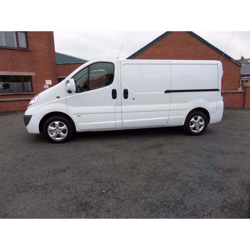 VAUXHALL VIVARO SPORTIVE LWB