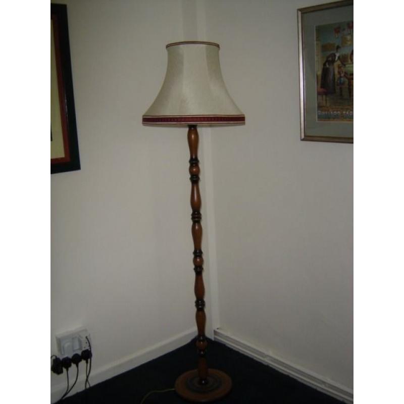 STANDARD LAMP