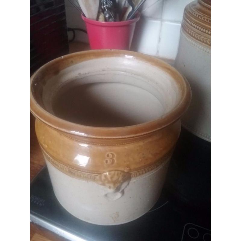 4 stoneware pots