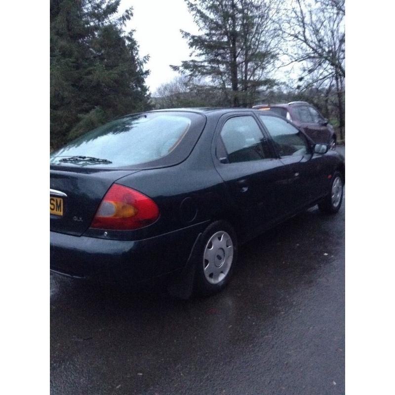 R registered ford mondeo