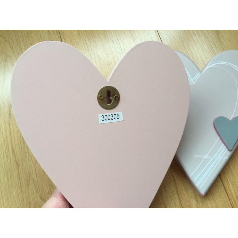 Heart shaped plaques