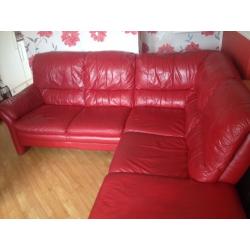 Red corner leather sofa splits in 2 for transporting