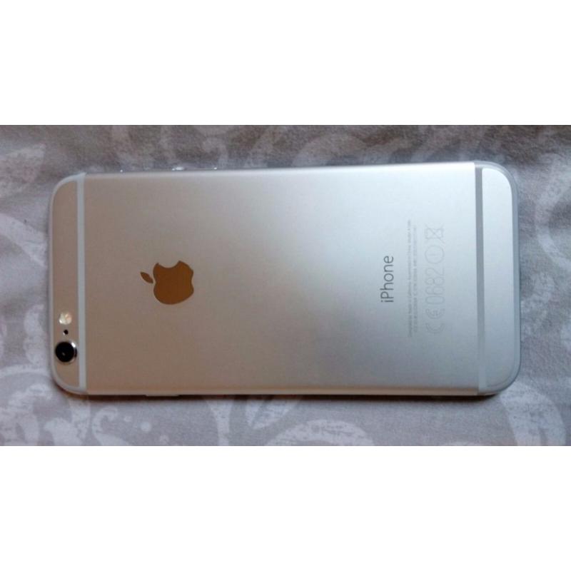 iPhone 6 silver 16gb unlocked with Beats earphones and accessories