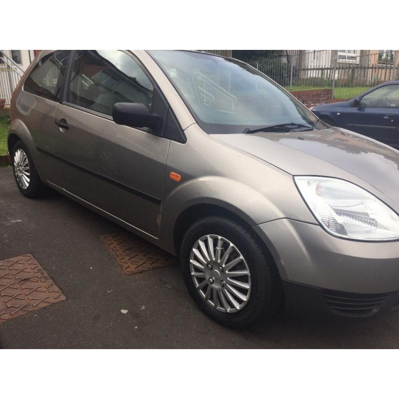 Fiesta 03 reg low miles78k 'just serviced!new tyres!mot 2017!cheap to insure!