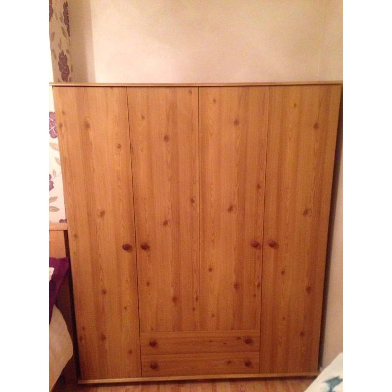 4 door wardrobe in excellent condition (dark beech /walnut )