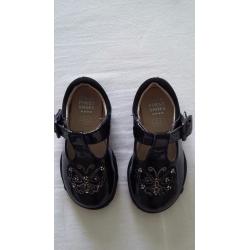 Little girl's Clarks shoes size 3 1/2