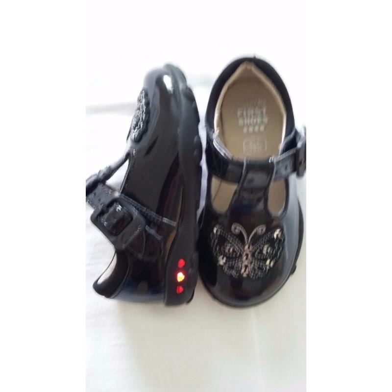 Little girl's Clarks shoes size 3 1/2