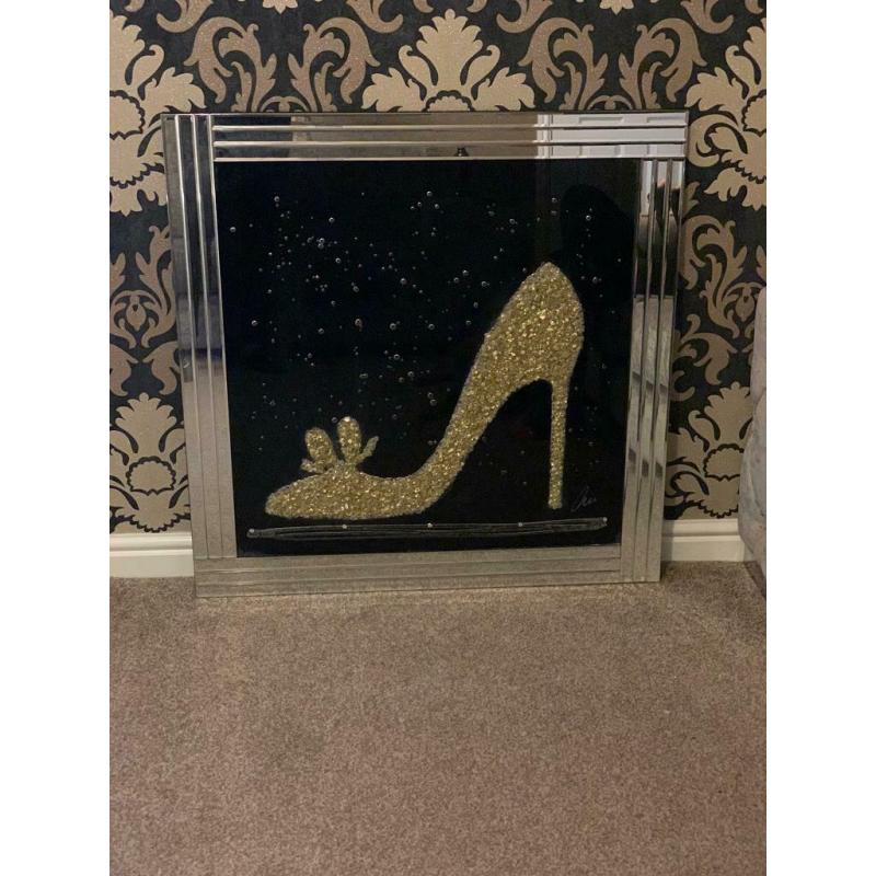 Cracked Glass High Heel Wall Art (Black/Gold)