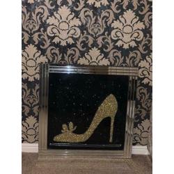 Cracked Glass High Heel Wall Art (Black/Gold)