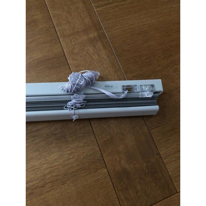 VENETIAN BLINDS GREY